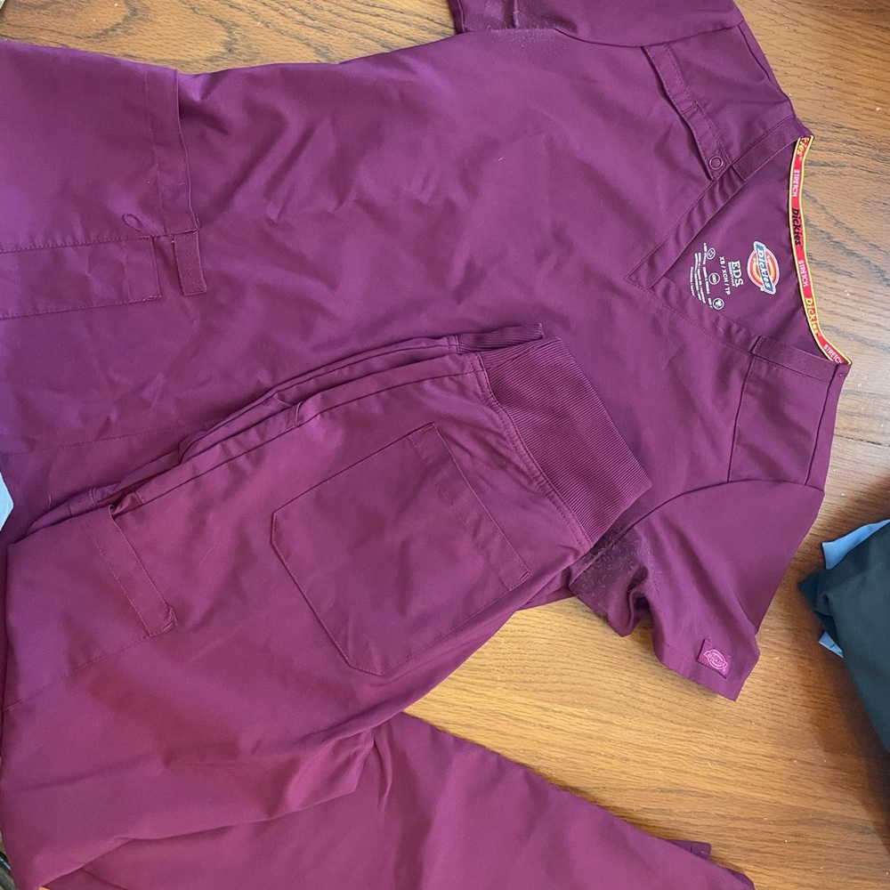 Scrub Bundle - Picture 4 of 13